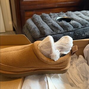 Bombas Women's Tan Slippers